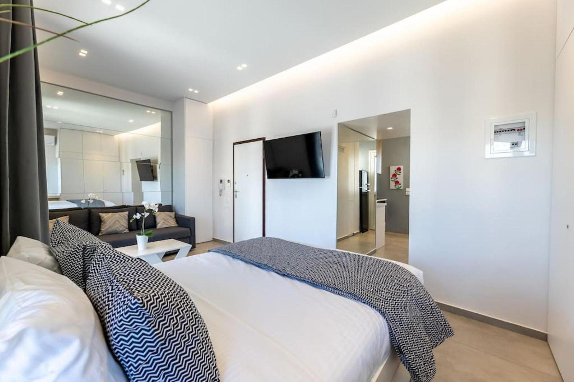 Jacuzzi Luxpenthouse Pfaliro 公寓